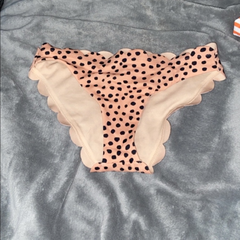 Nude seamless bikini bottoms